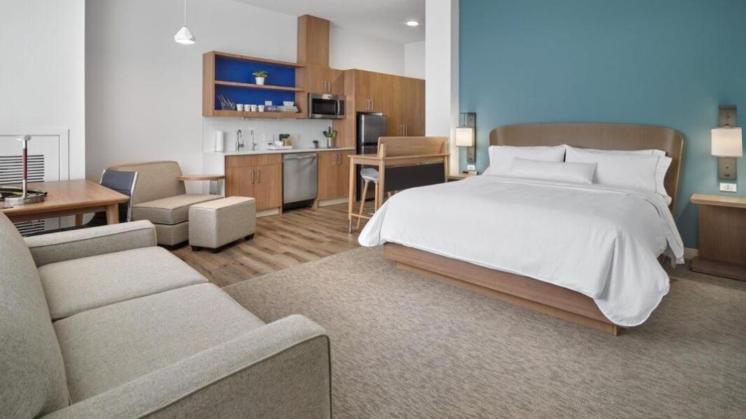 Element Edmonton West Hotel Buitenkant foto